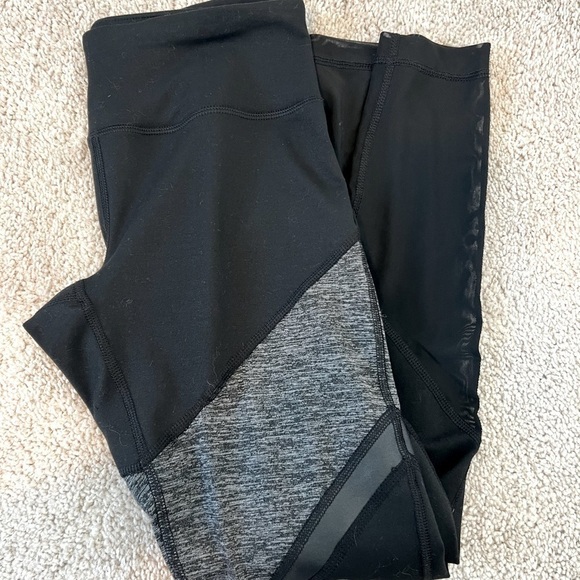 𝅺yogalicious Women’s Black and Gray Leggings Size Small - Picture 1 of 9